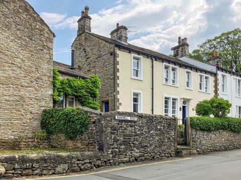 Parking | Holly Bank Cottage, Giggleswick, near Settle