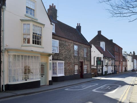 Lovely 17th century house in Bridlington | Nell’s Cottage, Bridlington