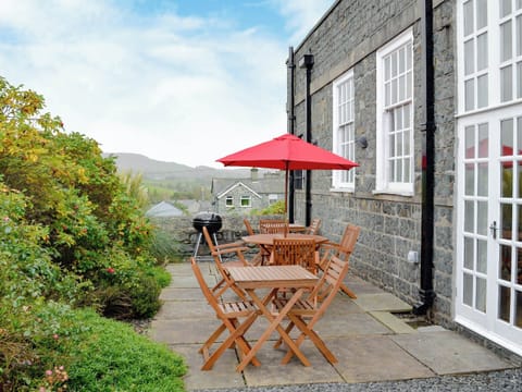 Charming sitting out area | Yr Hen Fanc, Trawsfynydd, near Blaenau Ffestiniog