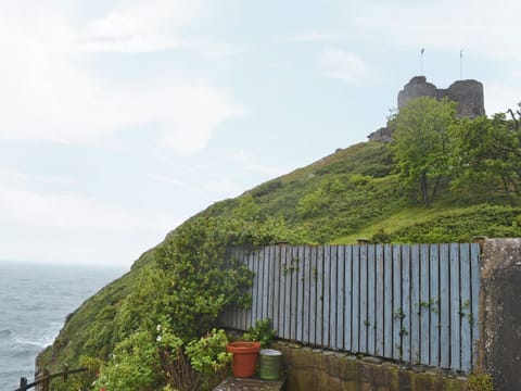 Magnificent castle and coastal views | Wendon, Criccieth, near Porthmadog