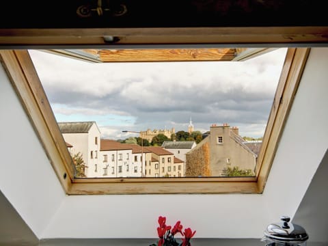 Superb views over the Royal Palace | Garden Cottage, Linlithgow, near Edinburgh