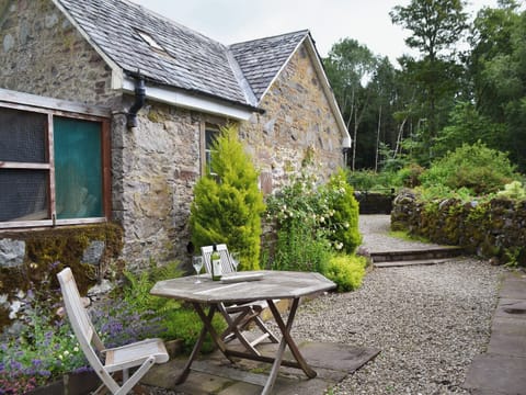Enjoy a glass of wine on the patio | Westerton Lodge - Westerton, Crieff