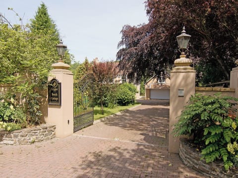 Gated entrance driveway with electric gates | Copper Beech Cottage, Aberaeron