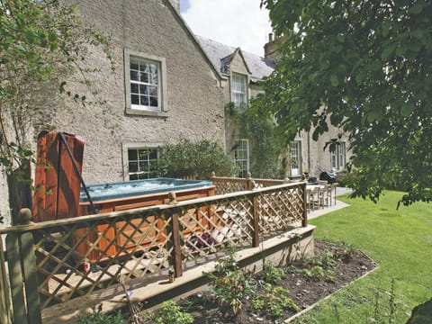 Exterior | Lochside Garden House, Town Yetholm, nr. Kelso