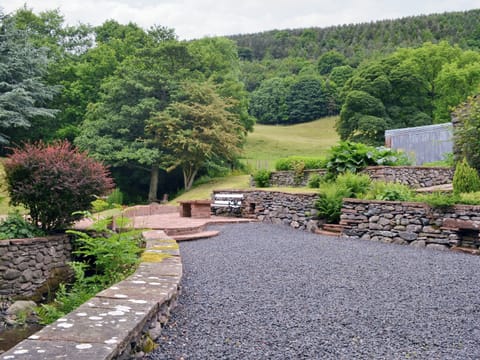 Patio area within garden | Bellegrove Cottage, Watermillock, Ullswater