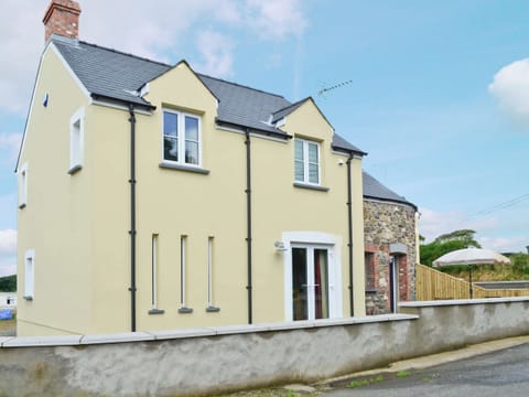 Exterior | Cart-Tws Bach, Treffynnon, nr. St Davids