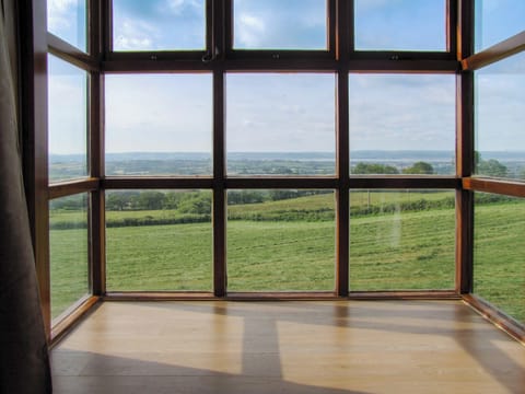 Stunning far reaching views | Maes Y Wawr, Felinfoel, near Kidwelly