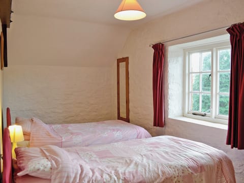 Twin bedroom | Cider Cottage, Chittlehampton, nr. Umberleigh