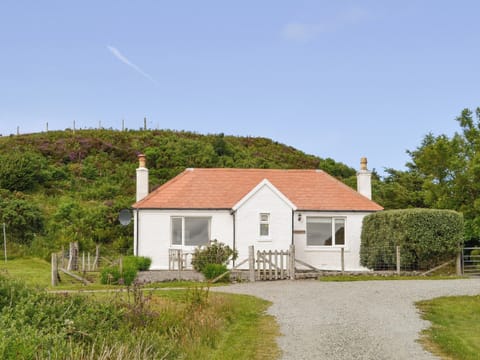 Traditional detached cottage | Cuillin View, Husabost, Isle of Skye