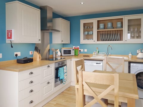Delightful kitchen/ dining room | Ethel&rsquo;s House, Armadale, near Bettyhill