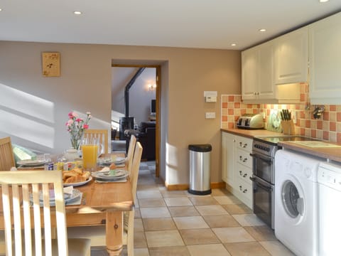 Kitchen/diner | Cefnllaethdre - The Granary , Glynarthen, nr. Cardigan