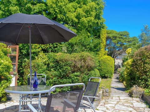 Delightful sitting out area | Ty Draw, Garnant, near Ammanford