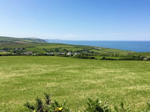 Ideal coast and countryside location within 30 mins drive | Lletty Cottage, Cych Cottage - Lletty Farm, Penrherber, Newcastle Emlyn