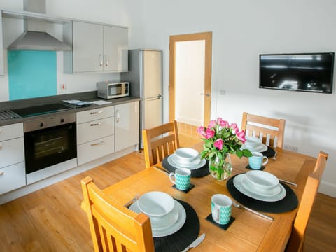 Fully fitted kitchen with dining area | Rossie Cottage, Auchterarder, near Gleneagles Village