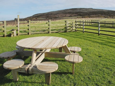 Sitting-out-area | Robin’s Nest, Kerrow Farm, Sennen