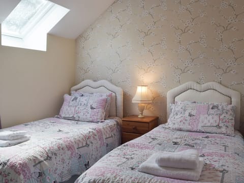 Twin bedroom | Upper Mill Barn - Pantgwyn Farm Cottages, White Mill, near Carmarthen