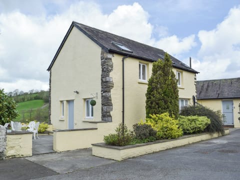 Upper Mill Barn (first floor) and Lower Mill Barn | Lower Mill Barn, Upper Mill Barn - Pantgwyn Farm Cottages, White Mill, near Carmarthen