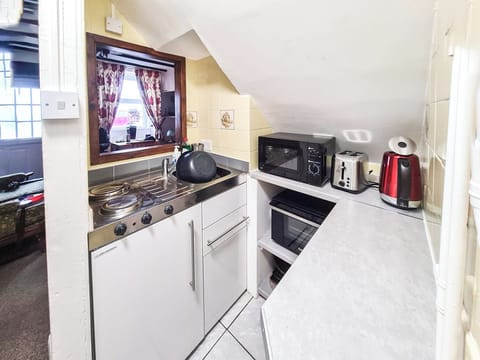 Kitchen | Cosy Cottage, Allonby, near Maryport