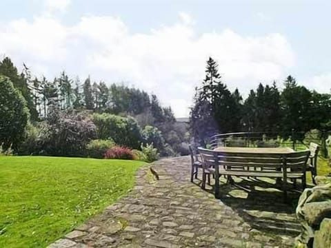 Sitting-out-area | Crofts Cottages - Marwhin House, Nr. Castle Douglas