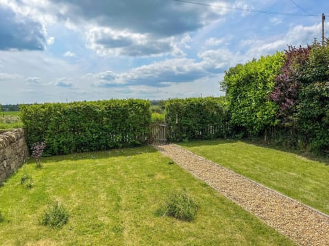 Secluded enclosed front garden | Sea View, Shilbottle, near Alnwick