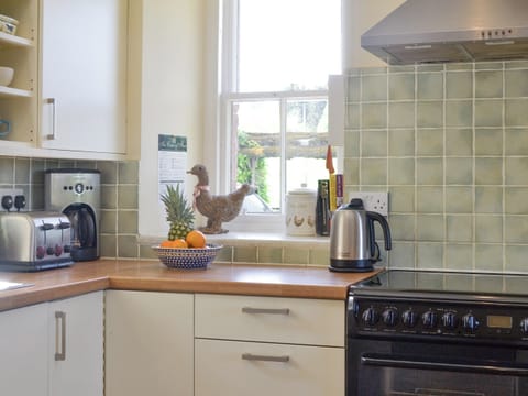 Attractive kitchen | Strathisla Farm Cottages- Islabank Farmhouse - Strathisla Farm Cottages, Meigle