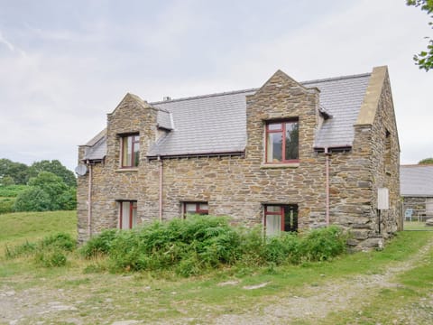 Substantial stone-built holiday home | Erw Goed Old Barn, Arthog, near Dolgellau