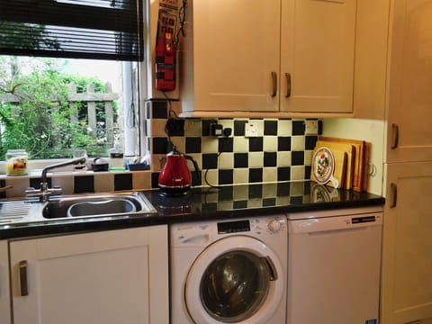 Kitchen | Casa Nostro, Wooler