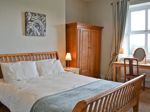 Double bedroom | Dunley Farmhouse, Bovey Tracey, nr. Newton Abbot