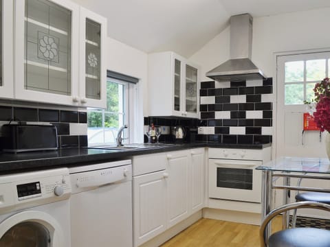 Kitchen/diner | Checkers Cottage, Kiltarlity near Beauly