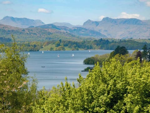 Windermere with the Langdale pikes on the skyline | Eskdale, Ambleside