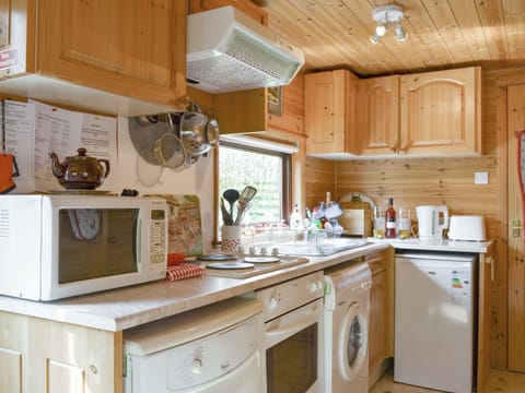 Well-equipped fitted kitchen | Fell View Lodge - Burnside Park - Burnside Park, Keswick