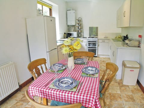 Kitchen and dining area | The Gardens, Skipton