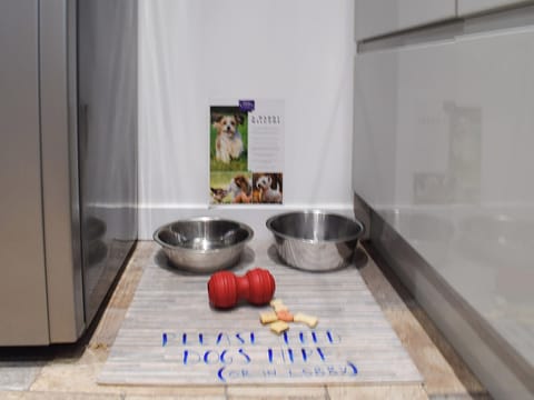 Pet feeding area | Tigh Raineach, Strathyre, Callander