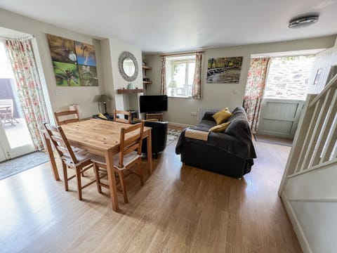 Garden | Dragonfly 2 - Dragonfly Barn, North Newton