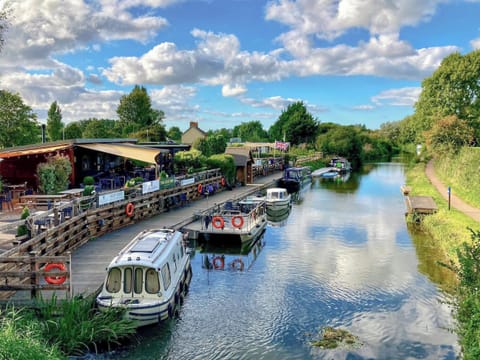 Open plan living space | Dragonfly 2 - Dragonfly Barn, North Newton