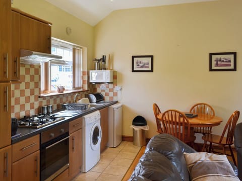 Kitchen and dining area | Black Horse Cottage, Pentraeth, near Beaumaris