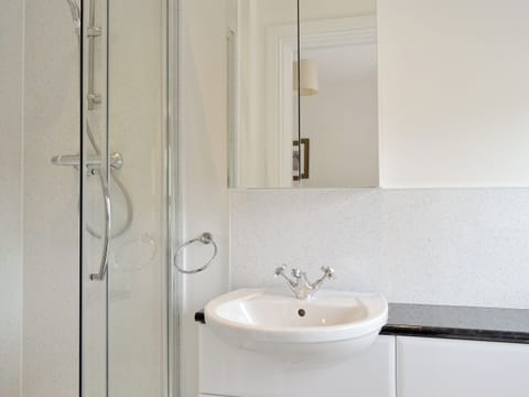 En-suite | Corrie Massan, Glen Massan near Dunoon