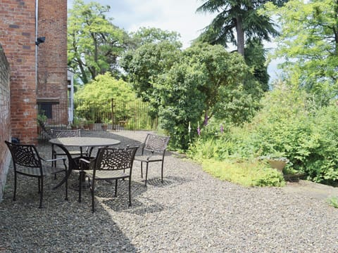 Sitting-out-area | Berrington House - East Apartment, Tenbury Wells