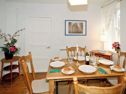 Dining Area | Drum And Monkey Cottage, Chapel-en-le-Frith
