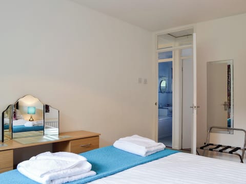 Delightful cosy double bedroom | Haystacks, Keswick