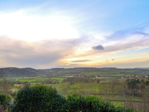 Beautiful uninterrupted views across the Wye Valley | Wren Cottage, Ross-on-Wye