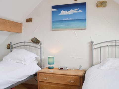 Twin bedroom | Hen Efail, Pen-y-sarn near Amlwch