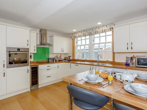 Kitchen/diner | The Old School House, Oldshoremore near Kinlochbervie