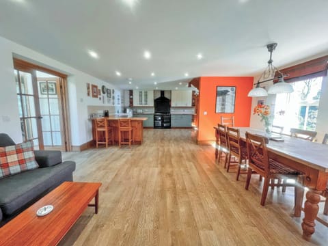 Kitchen/diner | Sgubor Wennol Ty Du, Llanor near Pwllheli