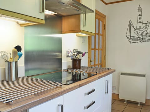 Tastefully modernised kitchen | Tigh an Uillt, Strachur, near Inveraray