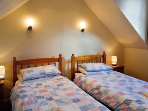 Twin bedroom | Kirsty Cottage, Moffat