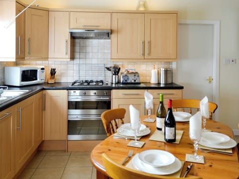 Kitchen and dining area | Kirsty Cottage, Moffat