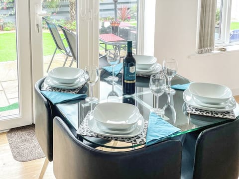 Dining Area | Palm Villa, Porth, near Newquay