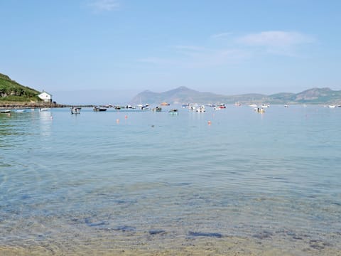 Ty Coch Inn Porthdinllaen | Snowdonia Mountains and Coast, Wales