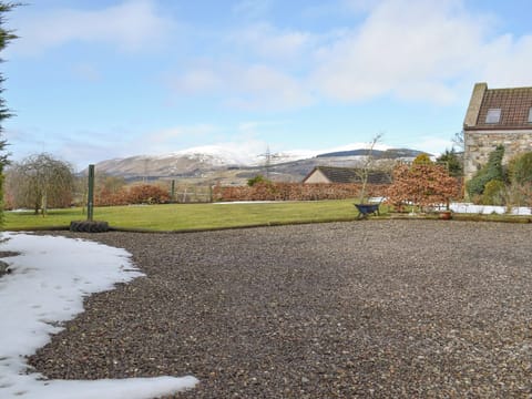 Private parking area for 2 cars | White Wisp, Kinross